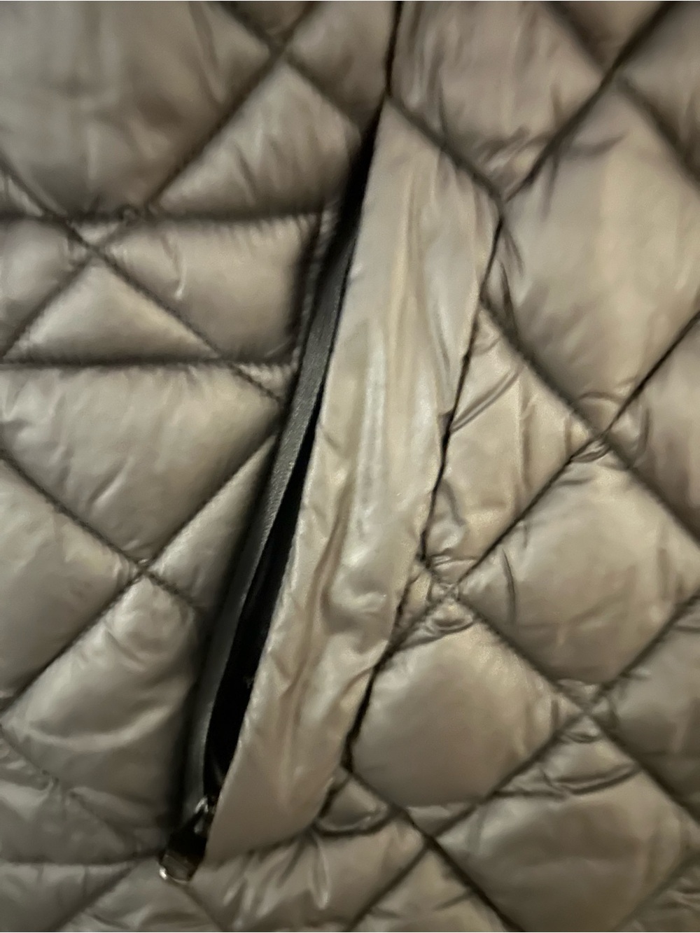 Athleta Black Quilted Diamond Vest zippered pockets , double zippered.XL - Picture 7 of 7
